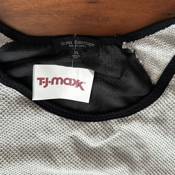 Green Envelope Grey Sweater with Flowy Black Dress Shirt Layered Shirt size XL - Picture 4 of 4